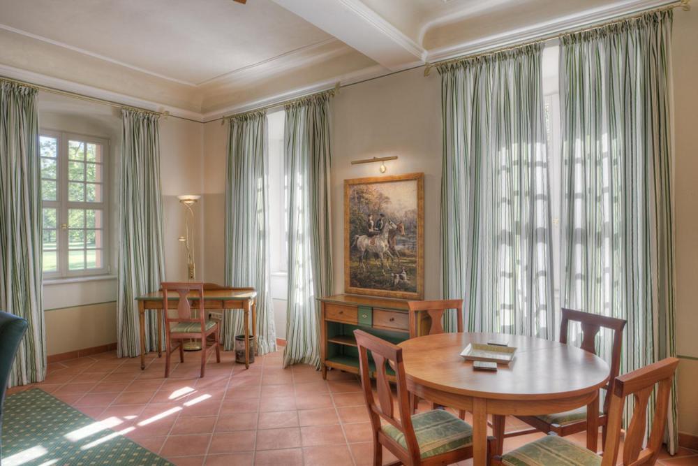 Urlaubsresidenz Marstall Und Kanzlei Im Schlossensemble Люббенау Екстер'єр фото